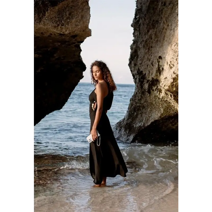 Uniq Coehl Lumino Magnetic Charging case for iPhone 16 Pro - silver - Cell phone cases and covers<<<HurtelXML