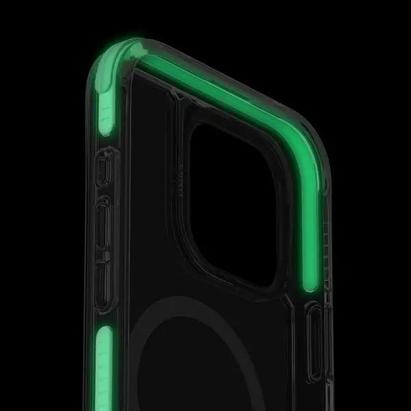 Uniq Combat iPhone 16 6.1’’ Magclick Charging case white/lume white - Cell phone cases and covers<<<HurtelXML