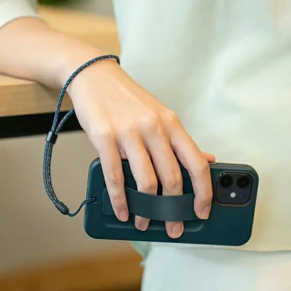 Uniq Heldro case for iPhone 12 Pro Max - white - Cell phone cases and covers<<<HurtelXML