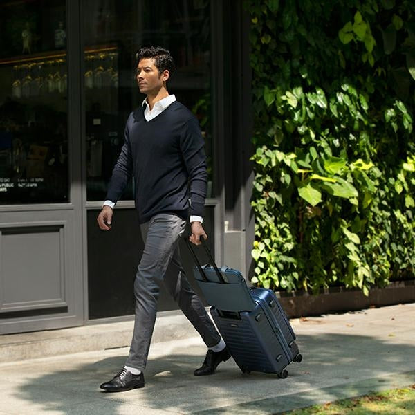 Uniq Stockholm bag for a 16’’ laptop - blue - Laptop bags<<<HurtelXML