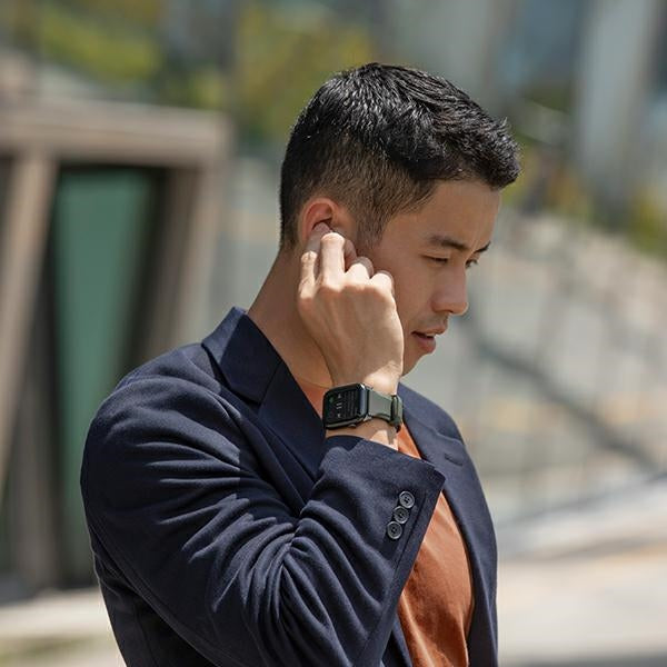 Uniq Linus Apple Watch Series 4/5/6/7/8/SE/SE2/Ultra strap 42/44/45mm. Airosoft Silicone black/midnight black