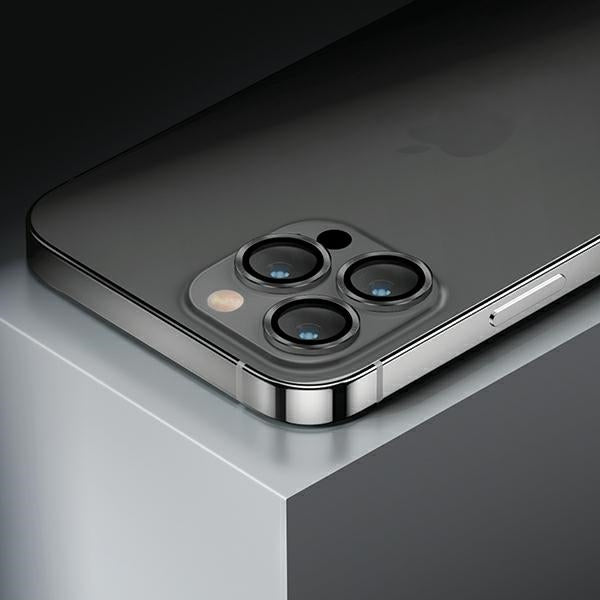 Uniq Optix Aluminum Camera Lens Protector for iPhone 14/14 Plus camera lens with applicator - silver