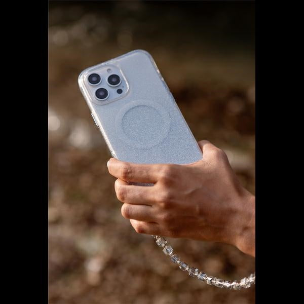 Uniq Coehl Lumino Magnetic Charging case for iPhone 16 - silver