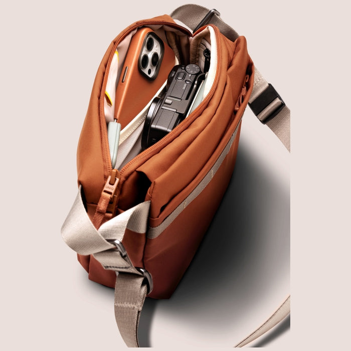 Uniq Crossbody Denver 5L Bag - Beige