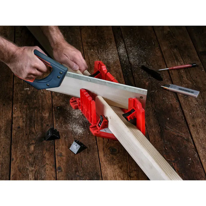 UNIVERSAL CUTTING BOX KWB - Триони<<<Ръчни инструменти<<<Инструменти и железария<<<Praktiker