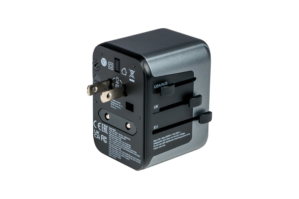 Verbatim UTA-03 Universal Travel Adapter with 1 x USB-C PD 30W & QC 3.0 / 2 x USB-C / 2 x USB-A