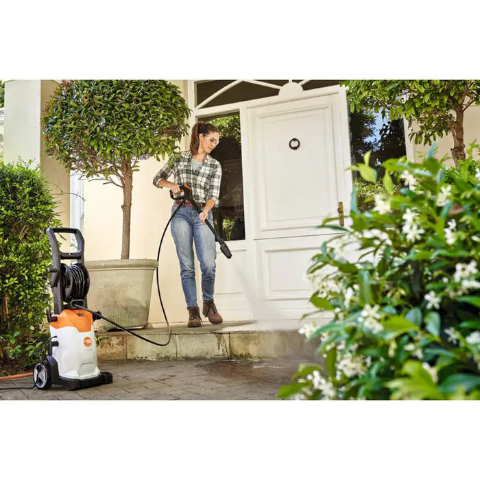 WATER SPRAY STIHL RE 100 PLUS CONTROL - Водоструйки<<<Инструменти и железария<<<Praktiker