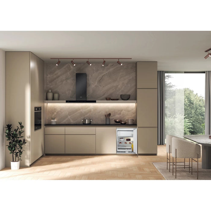 Undercounter refrigerator WHIRLPOOL WBUF011