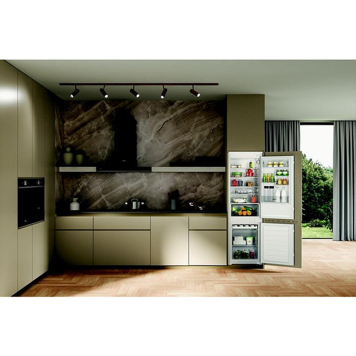 Built-in refrigerator WHIRLPOOL WHC18D051A1, 268 l, 6th SENSE