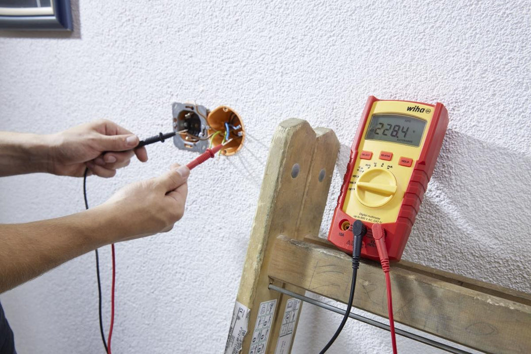 DIGITAL MULTISET UP TO 600V AC CAT IV