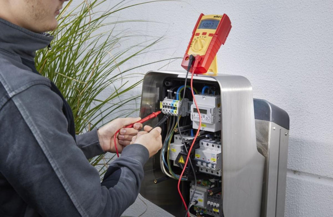 DIGITAL MULTISET UP TO 600V AC CAT IV