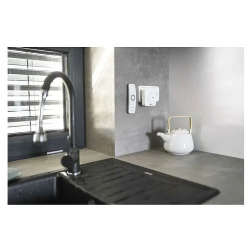 WIRELESS DOORBELL WITH KINETIC BUTTON 220V EMOS P5731 - Звънци<<<Електроматериали<<<Строителни