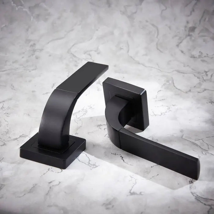YALE BOLOGNA DOOR HANDLE - Обков за врати<<<Обков<<<Мебели и интериор<<<Praktiker&&&Обков за врати<<<Врати и
