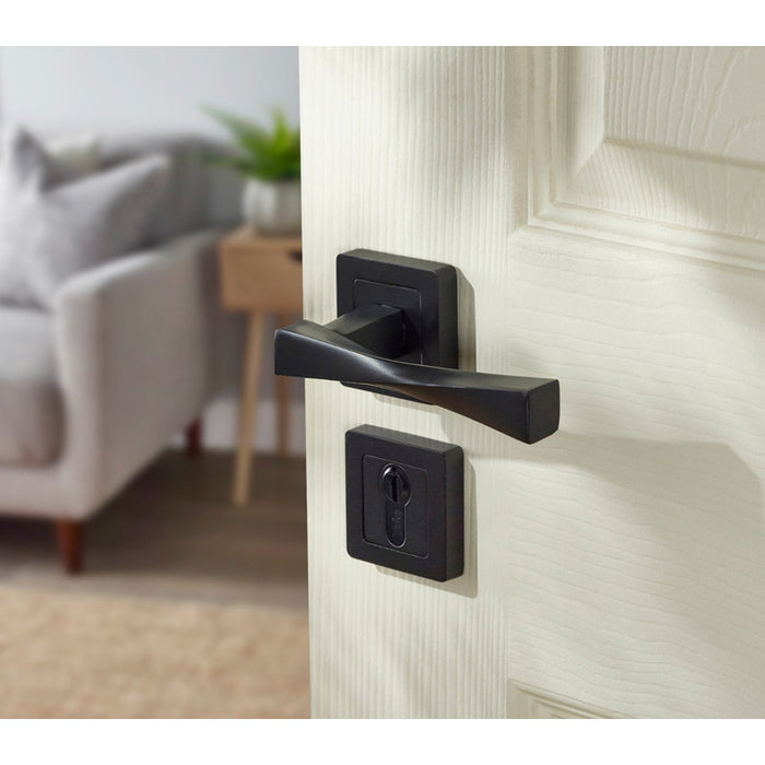 YALE VERONA DOOR HANDLE