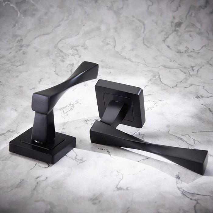 YALE VERONA DOOR HANDLE