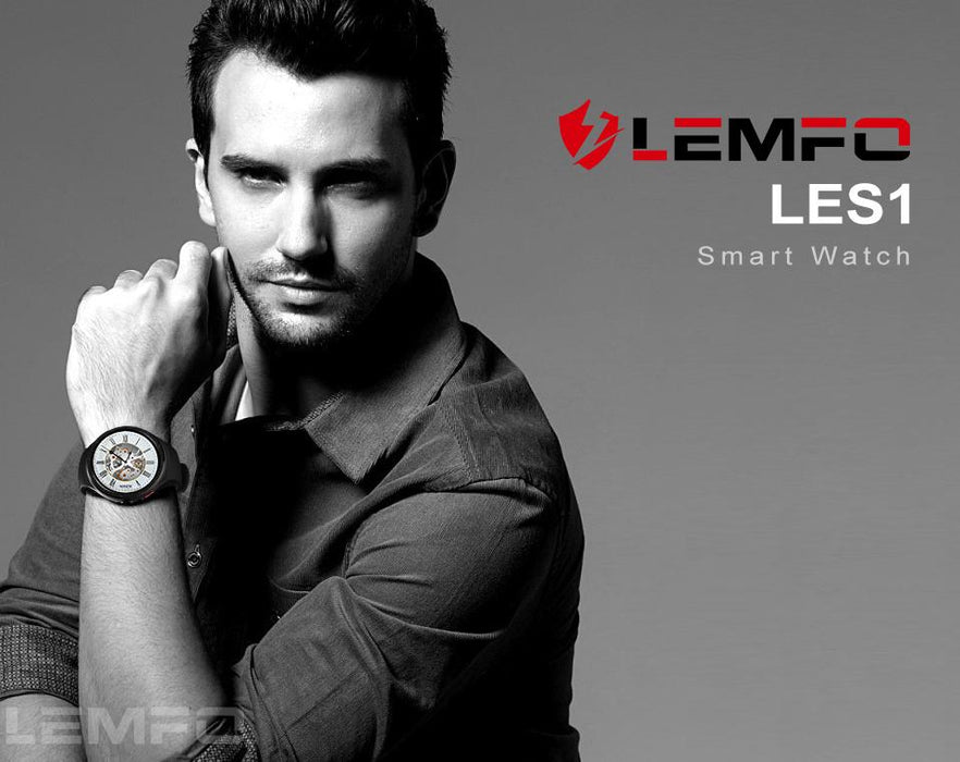 A smart watch camera LEMFO LES1 Android 5.1 MTK6580 1GB + 16GB